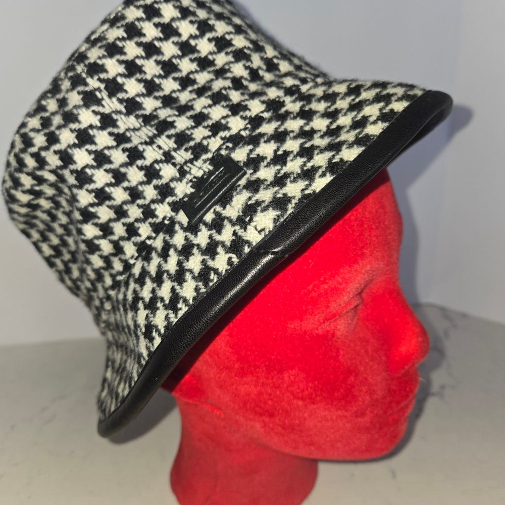 Women's Coach Wool Houndstooth Bucket Hat P/S Size Black White